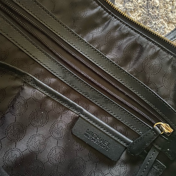 Micheal Kors jet set tote - Picture 4 of 10